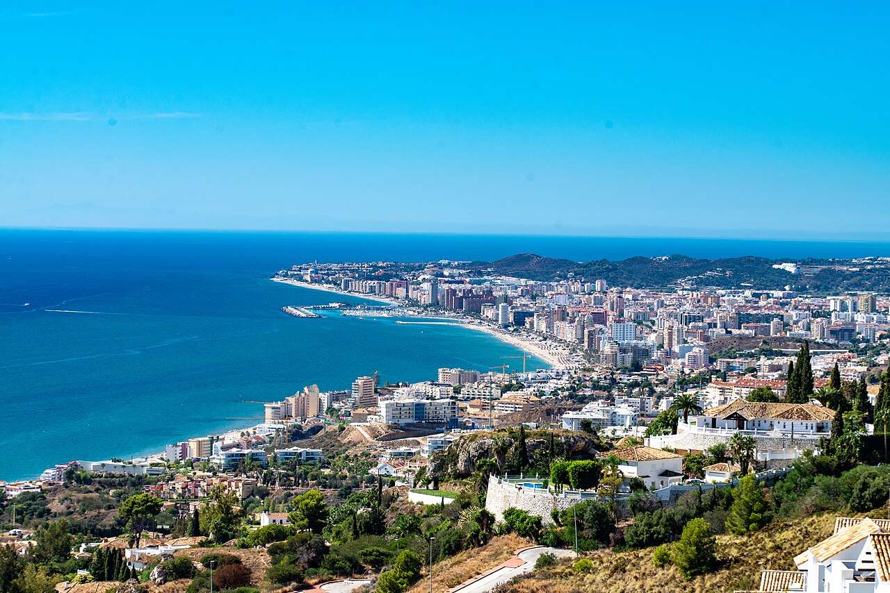 Vista de Fuengirola y su costa desde lo alto